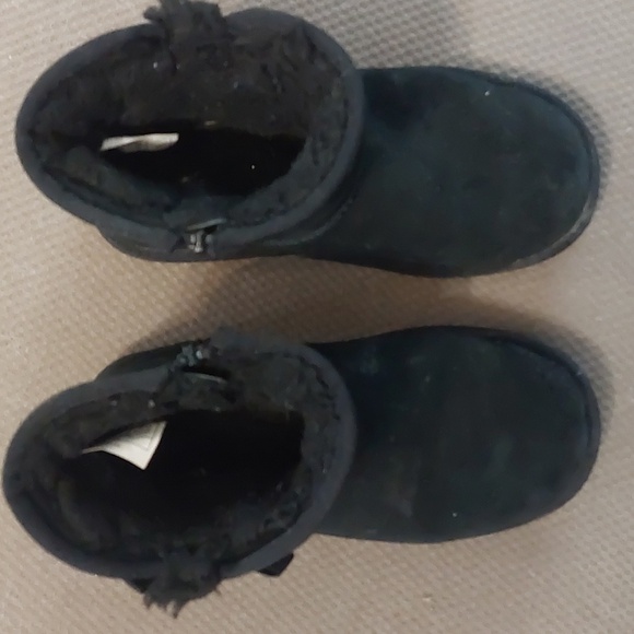 Kids Koolaburra by Ugg black boots size 2 - Picture 3 of 5